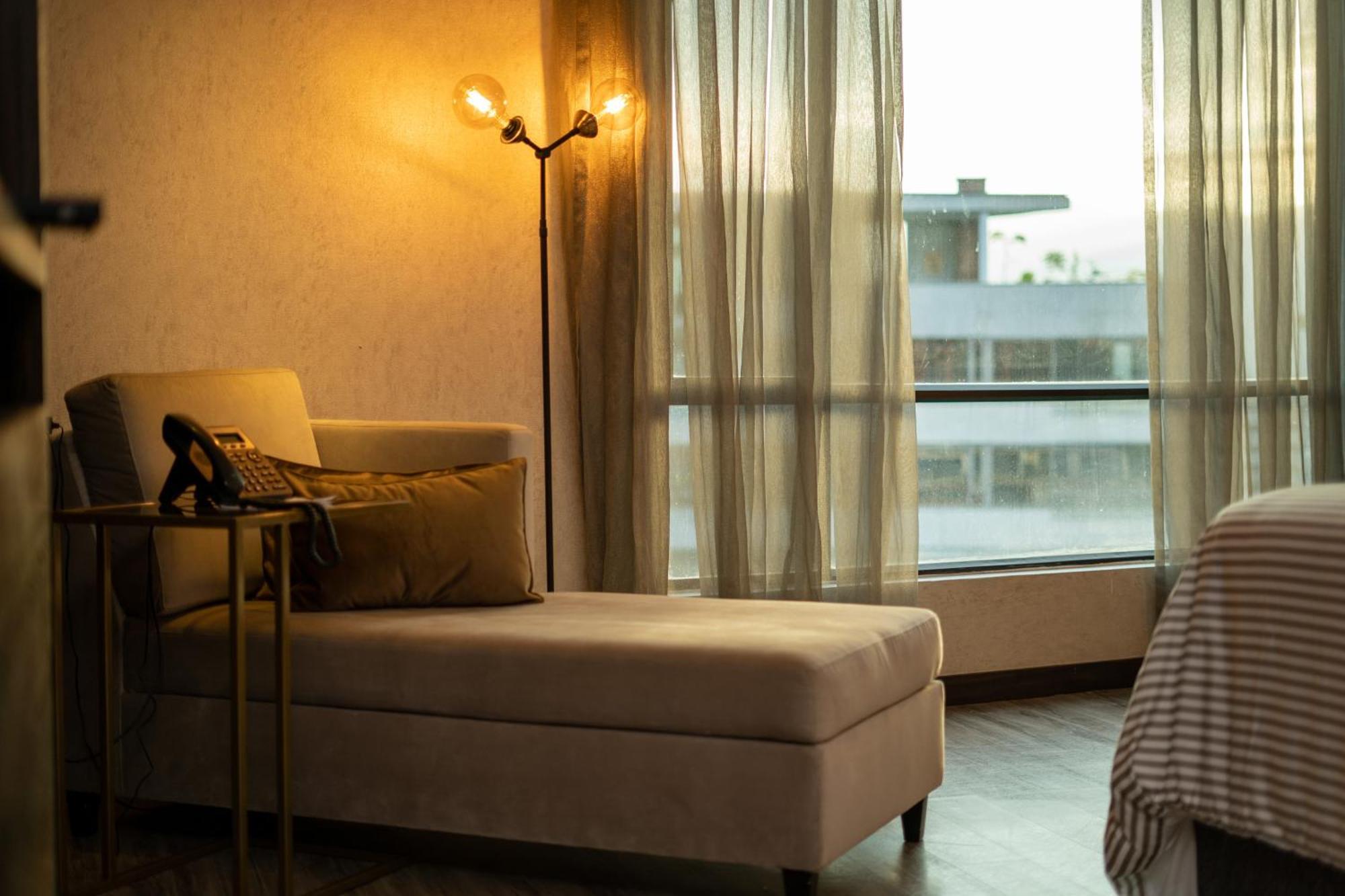 Café Hotel 4*